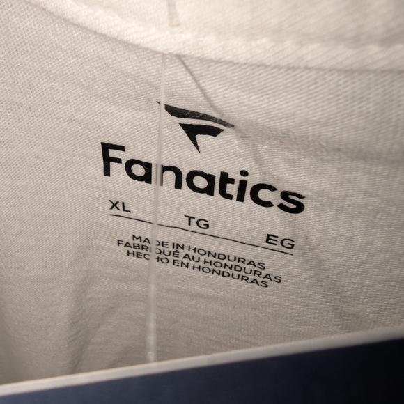 Men's White Canada Hockey 4 Nations Face-off Champions T-shirt - Picture 4 of 4